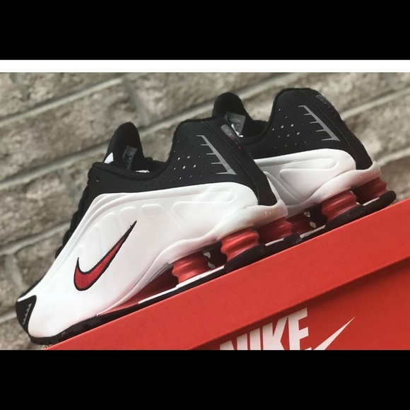 NIKE SHOX R4 SHOES PLATINUM TINT / UNIVERSITY RED - Picture 5 of 6